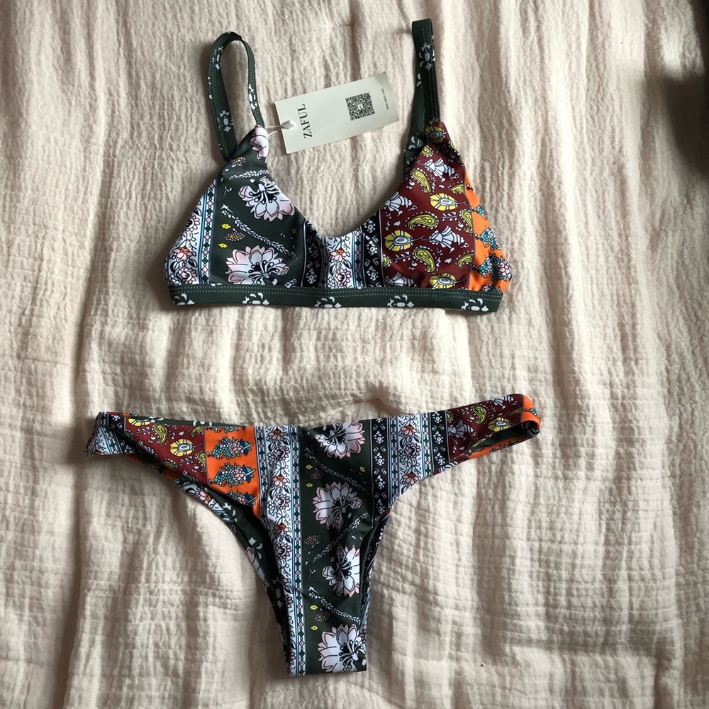 Patchwork Print Bralette Scoop Bikini Set - Picture 1 of 2